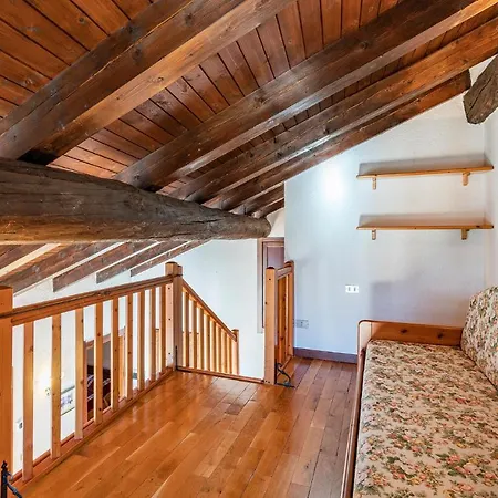 In Cheverel With 1 Bedrooms 2 * Remondey